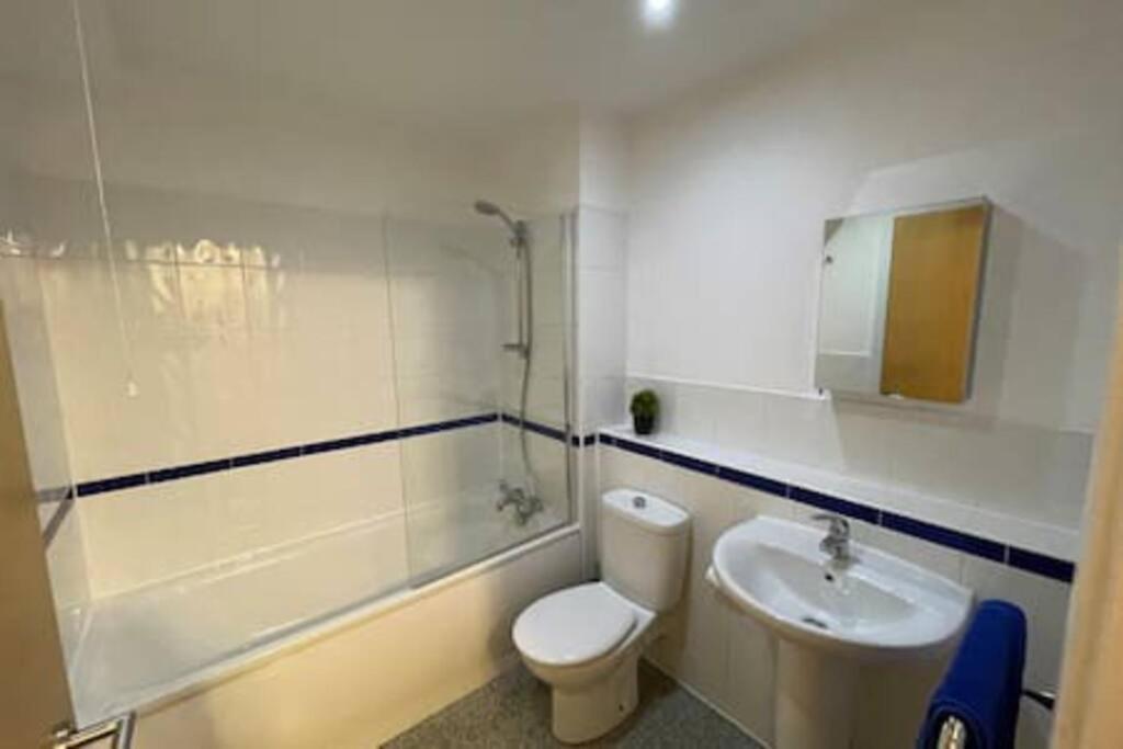 Moda Wigan 2 - Stylish 2 Bed In Central וויגאן מראה חיצוני תמונה