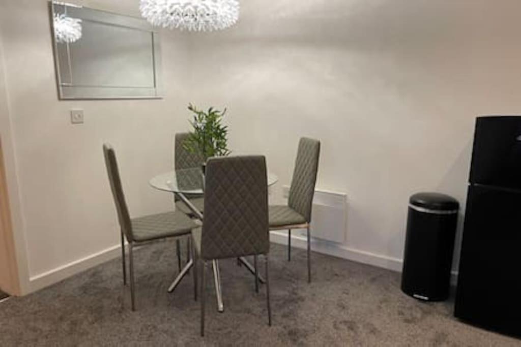 Moda Wigan 2 - Stylish 2 Bed In Central וויגאן מראה חיצוני תמונה